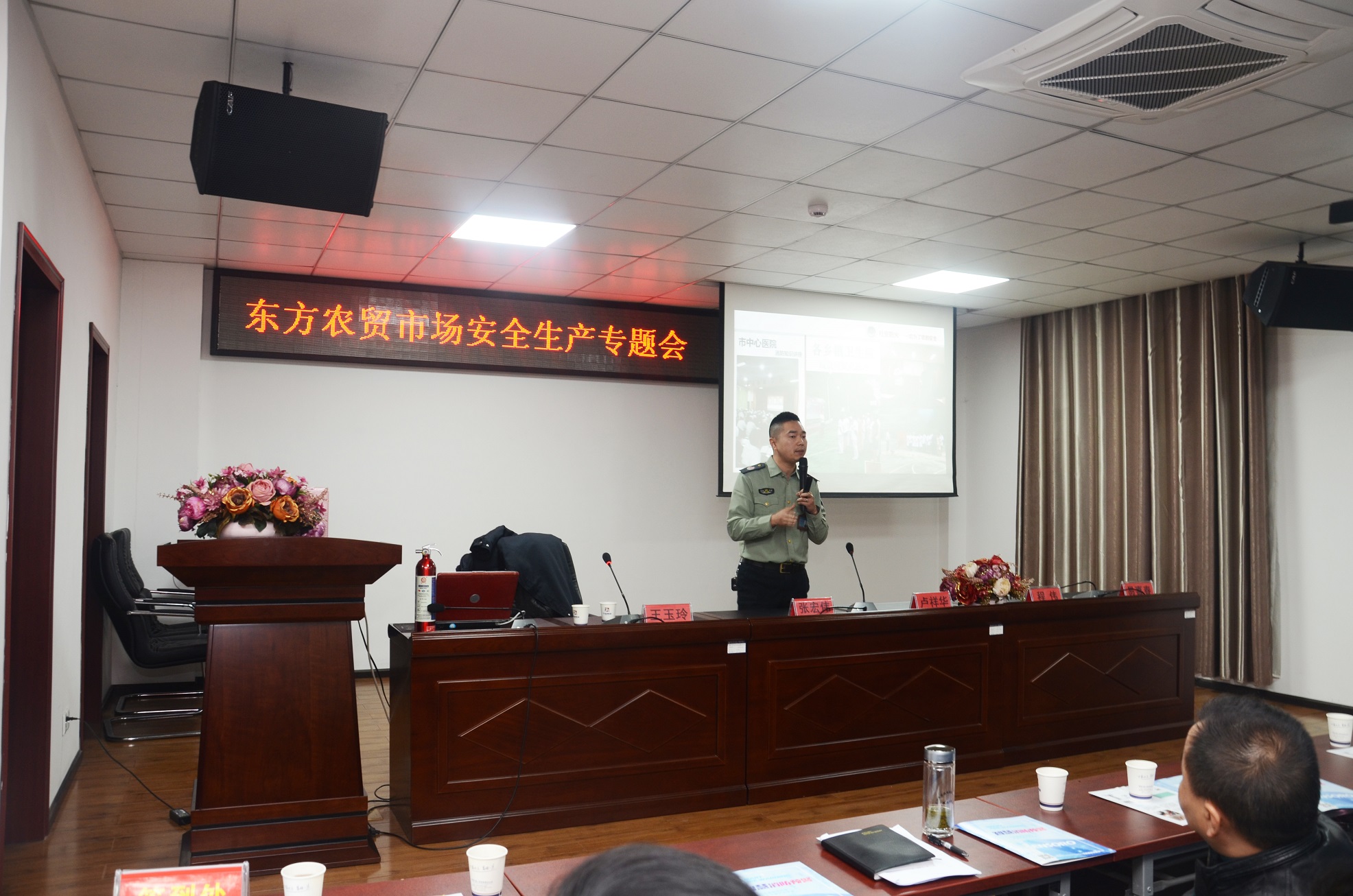 LIM_2649.JPG